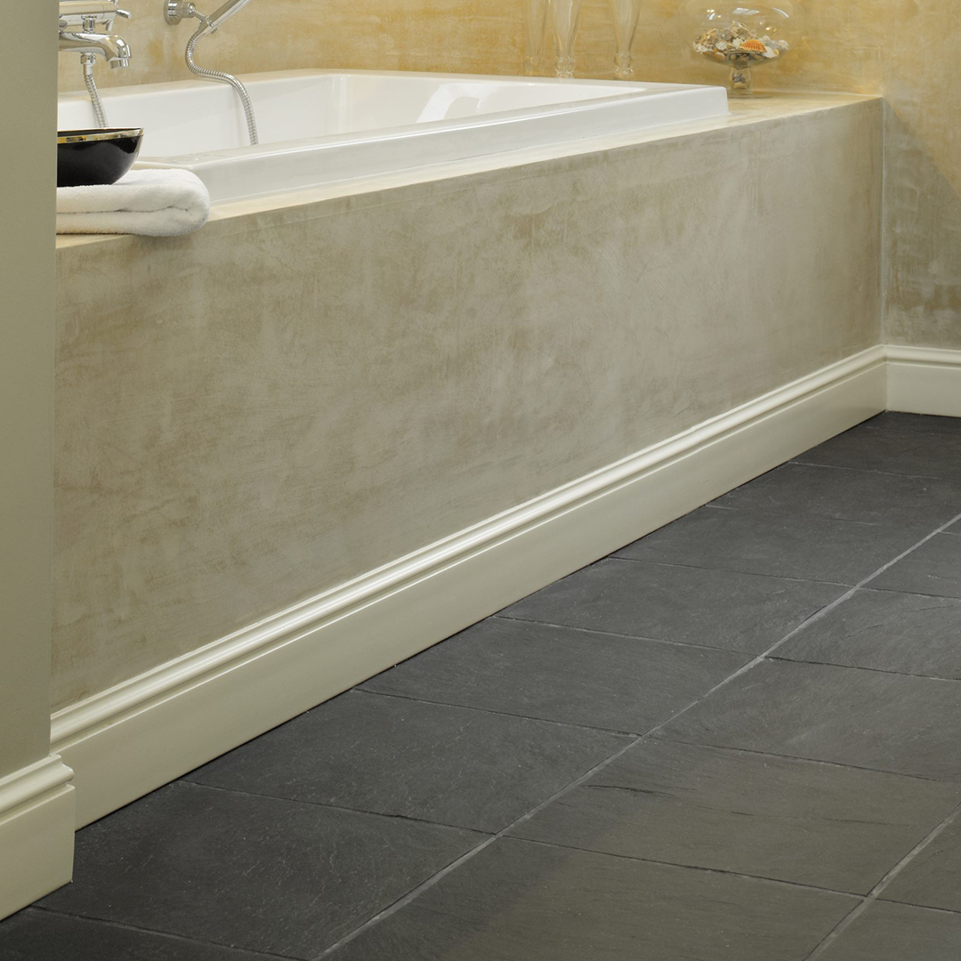 Plinta decorativa parchet alba din polistiren dur Wallstyl FL2 120x15x2000