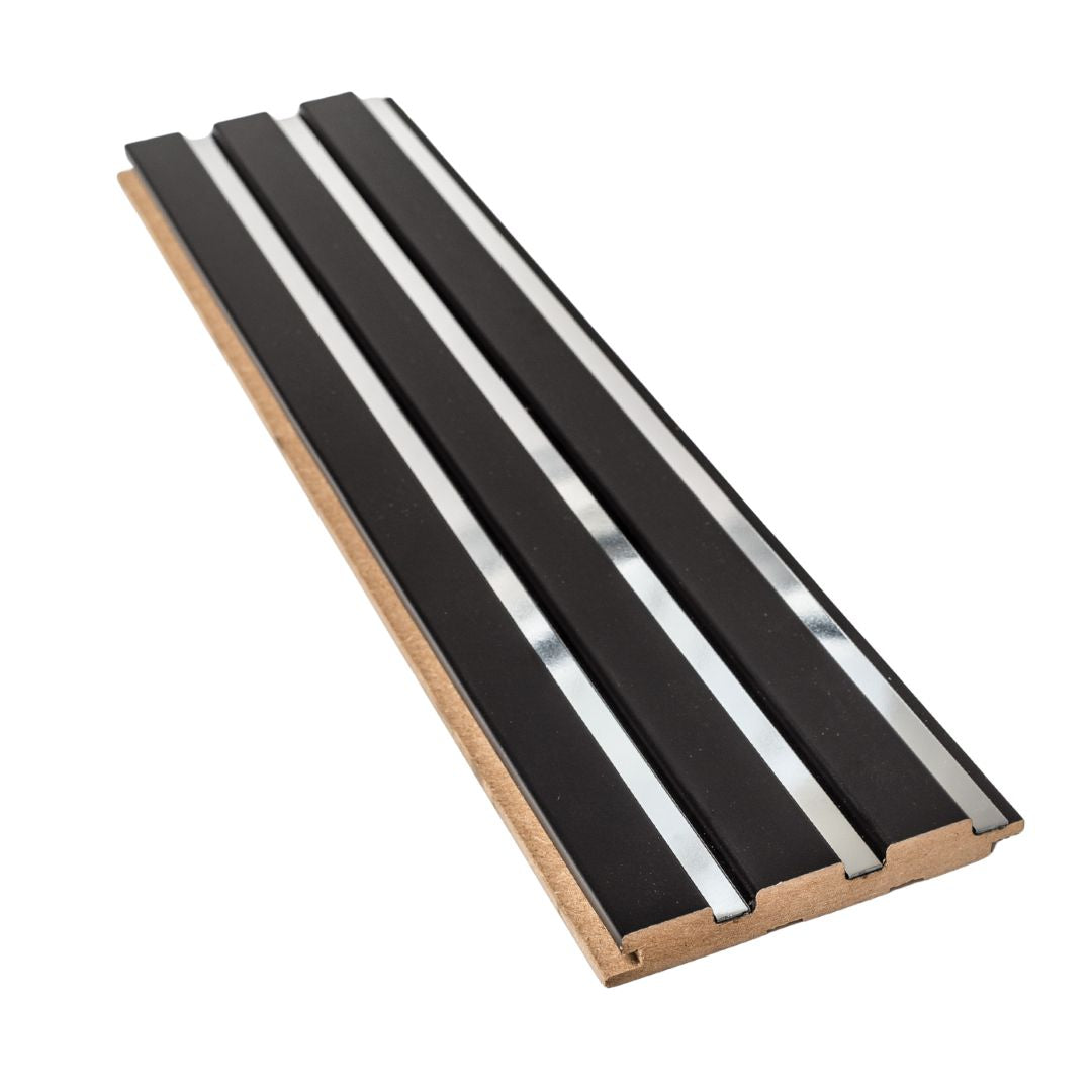 Riflaj negru cu oglinda argintie din MDF infoliat - 12x1,8x270 cm